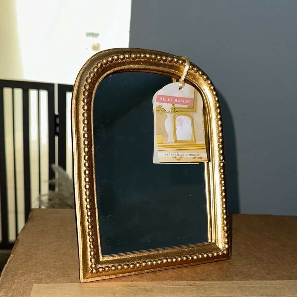 [NWT] Vintage Design 5x7 Gold Tabletop Mirror